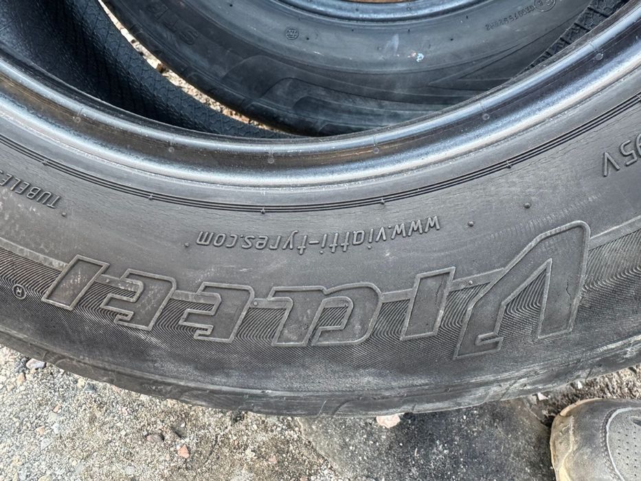 Продам резину 215/60/R16