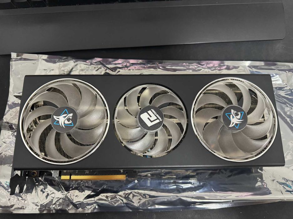 Placa Video PowerColor Hellhound RX 7700 XT 12GB