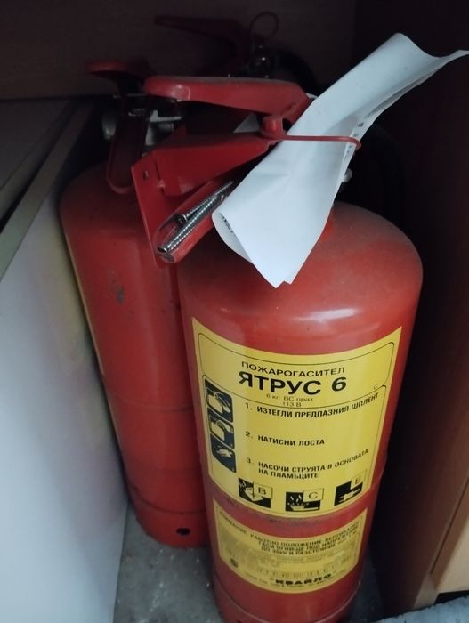 Газови бутилки,техника,посуда и чаши от заведение!Цени по договаряне!