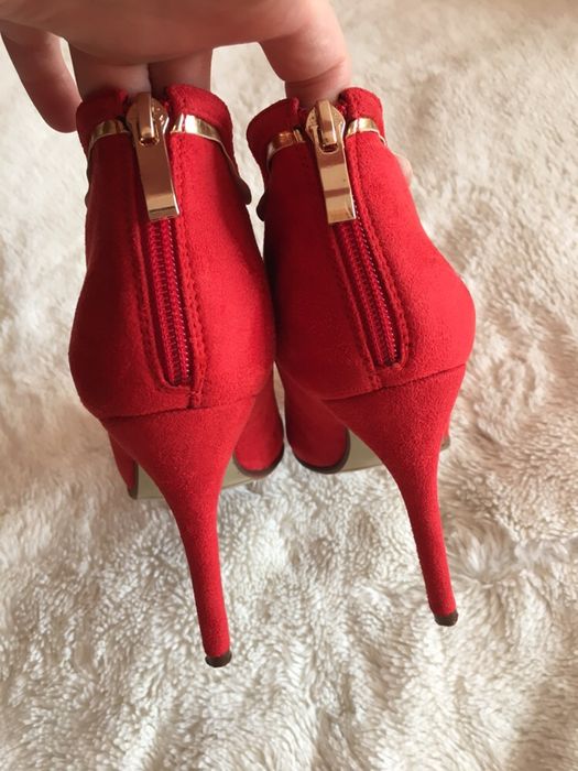 Продам женкую обувь