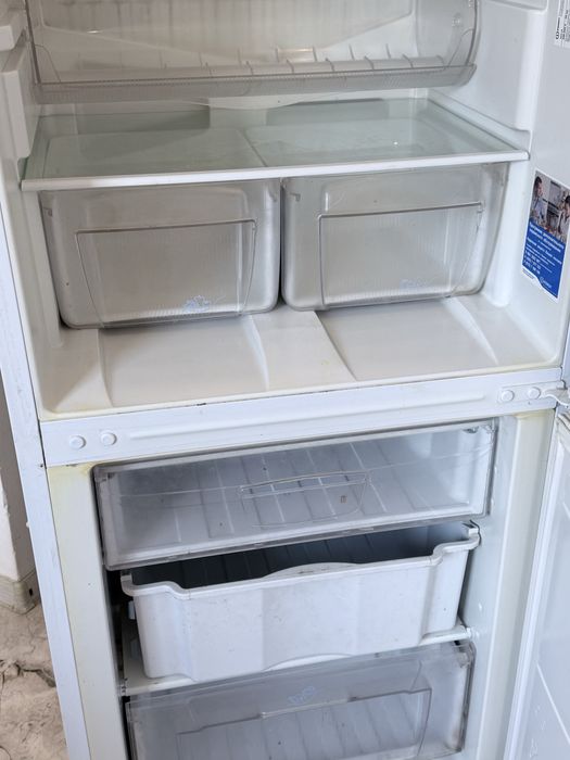 Холодильник indesit