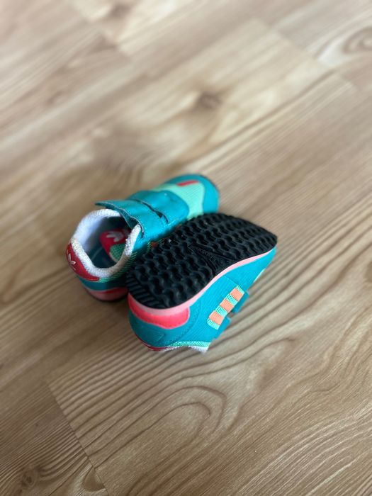 Маратонки Adidas за бебе