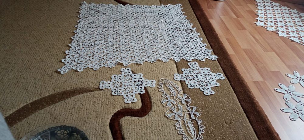 Macrame Doua seturi și mileuri