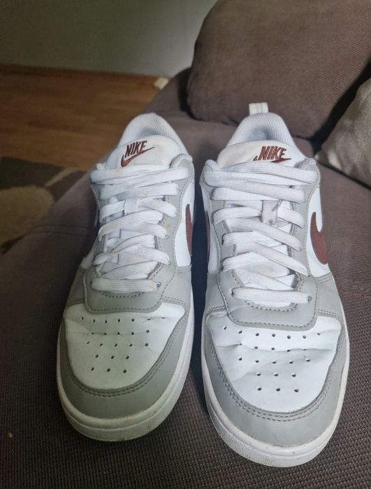 Adidași Nike Court Borough mărimea 37,5