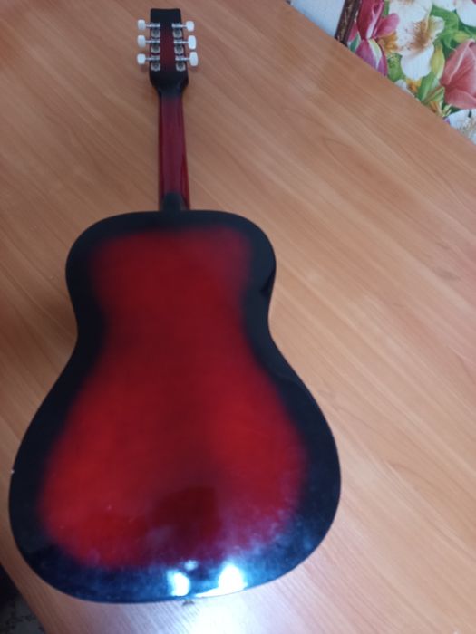 Гитара новая чёткая мощная