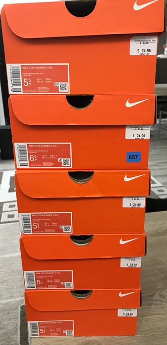 Чисто нови оргинални маратонки Nike Star Runner 2