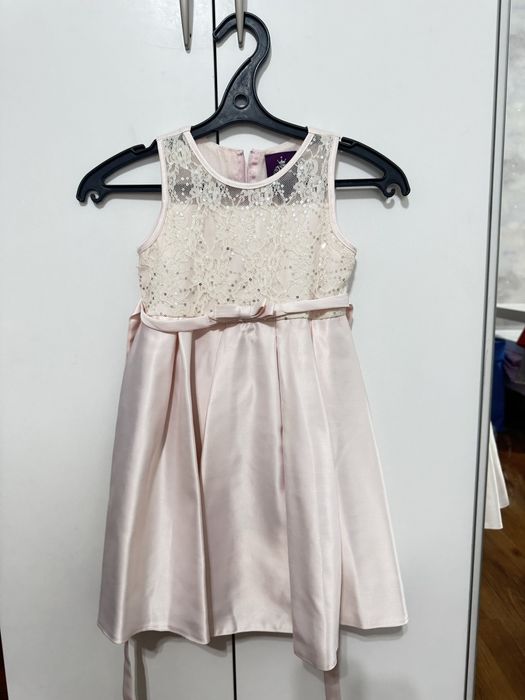 Продам платье для девочки