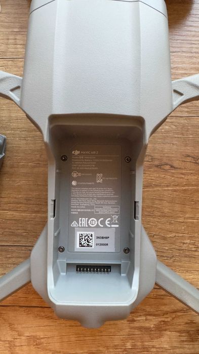 DJI Mavic Air 2 – Fly More Combo (model MA2UE3W)