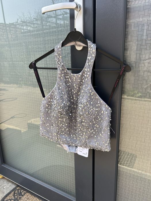 Compleu elegant Laona – top cu paiete & fustă cu talie decorativă