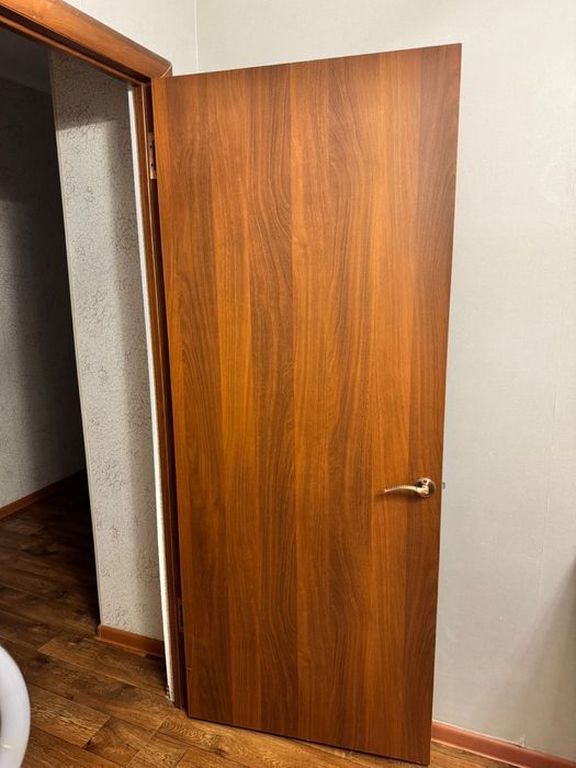 Продам двери б/у