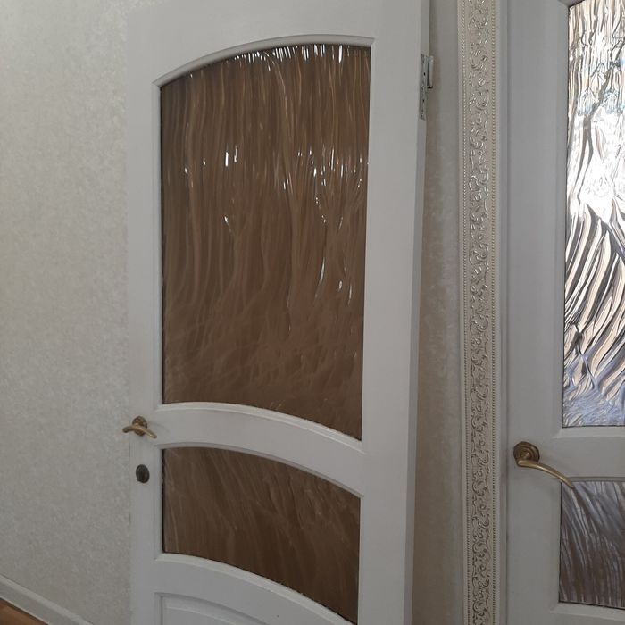 Межкомнатные двери (дерево)