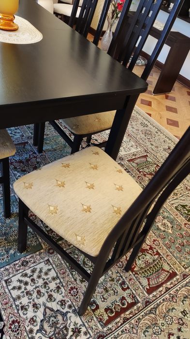 Стол раздвижной со стульями