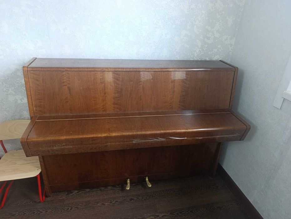 Продаётся качественное пианино PETROF .