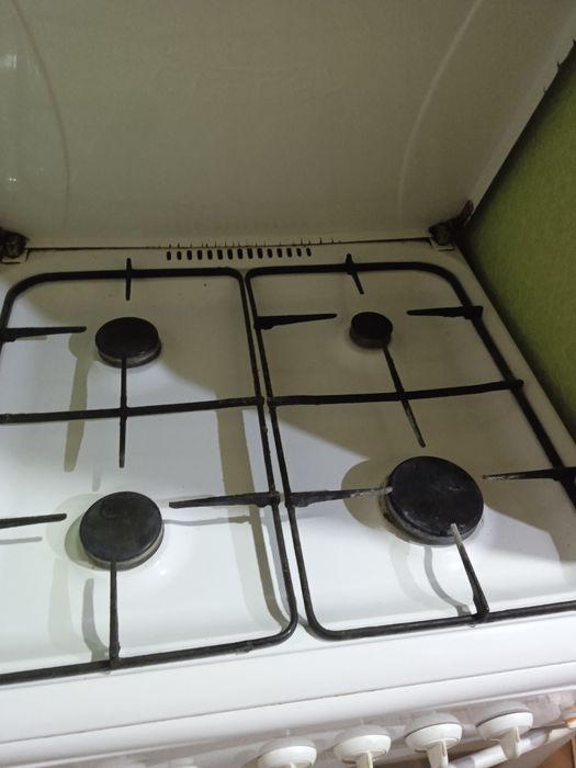 Продам газ плиту
