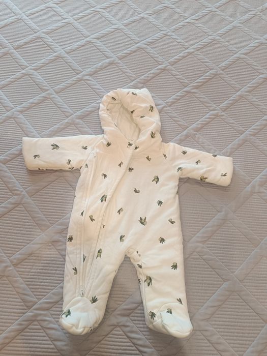 Продам комбинезоны для девочки