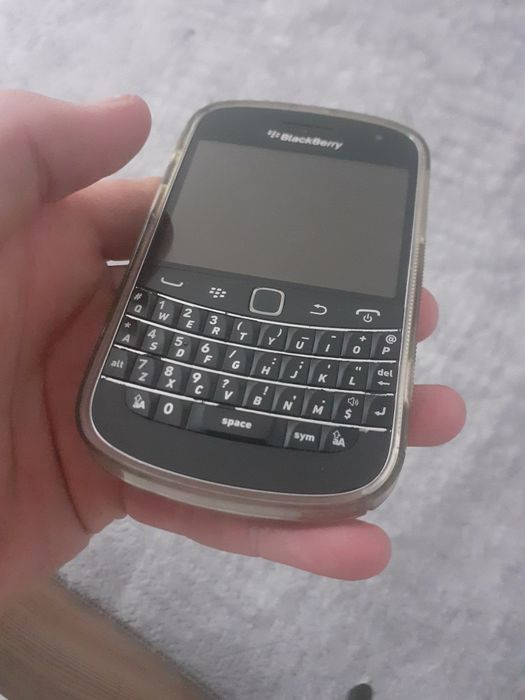 Telefon blackberry 9900-ca nou