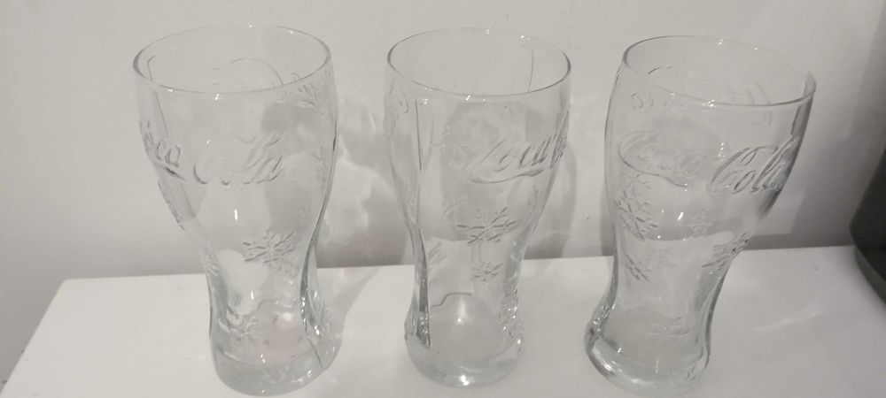 Продавам коледни чаши Кока Кола (3 броя)