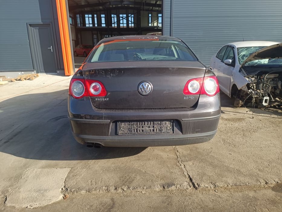Dezmembram Volkswagen passat b6, motor 2.0 tdi, tip bkp