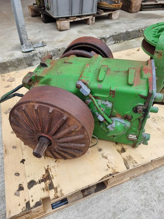 Cutie de viteze combina John Deere 2254,2256 si alte modele — poza 2
