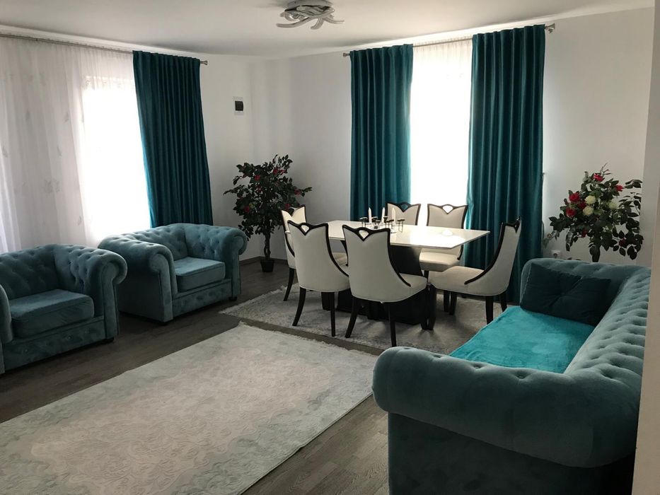 Se vinde masa cu 6 scaune set si separat canapea cu 2 fotolii