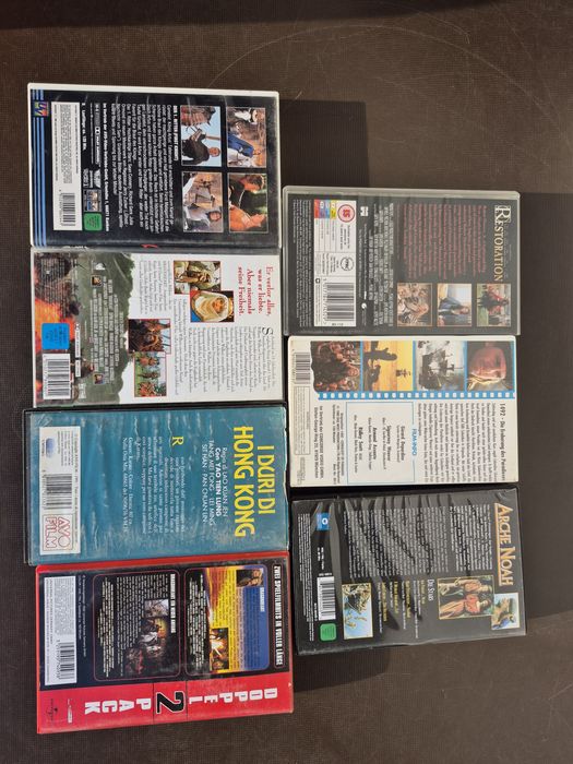 Vând lot 35 casete video VHS  originale,cu filme actiune,