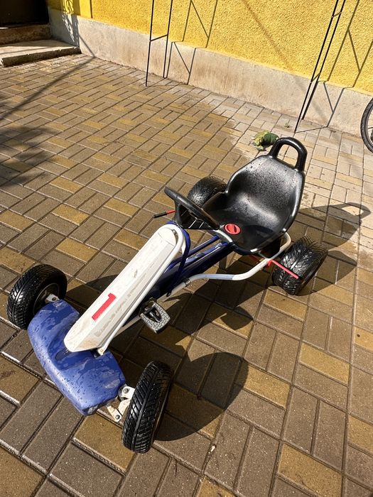 Vand cart cu pedale!