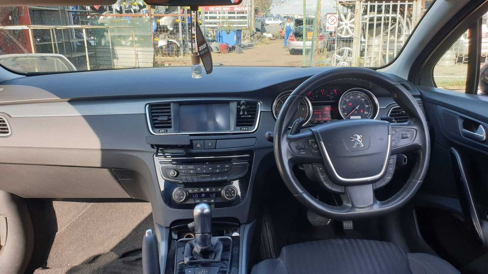 Dezmembrez Peugeot 508 1.6 HDi an 2012 cod motor 9HD