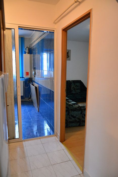 Persoana fizica vand apartament 2 camere decomandat Pacurari