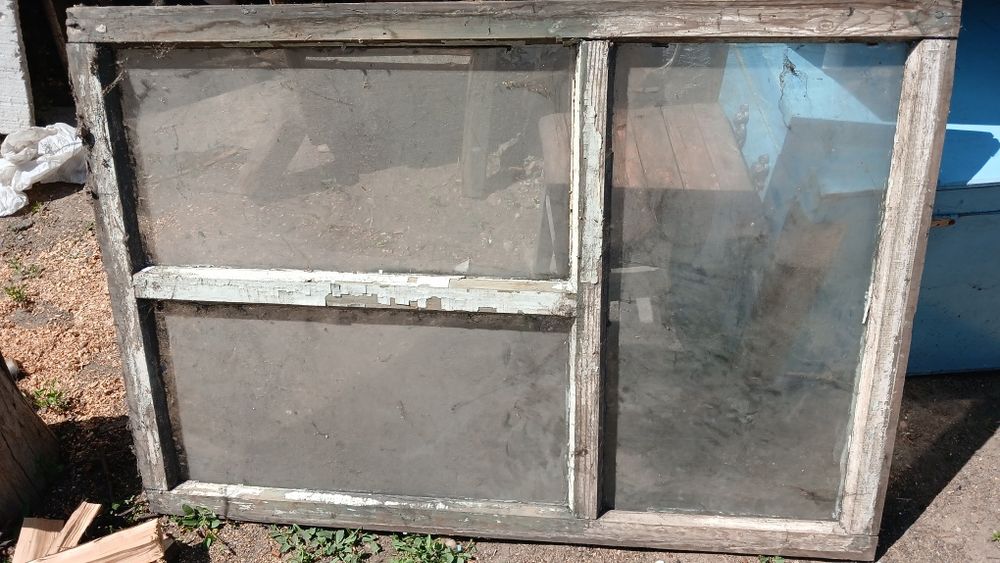 Продам оконные рамы со стеклом