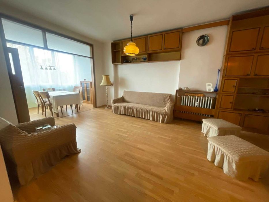 Дава се под наем Четиристаен апартамент в София, Център - 160 кв.м за 850 € - Снимка #1