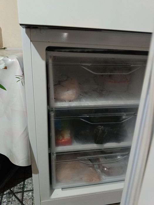 холодильник (xolodilnik, музлатгич, muzlatgich)