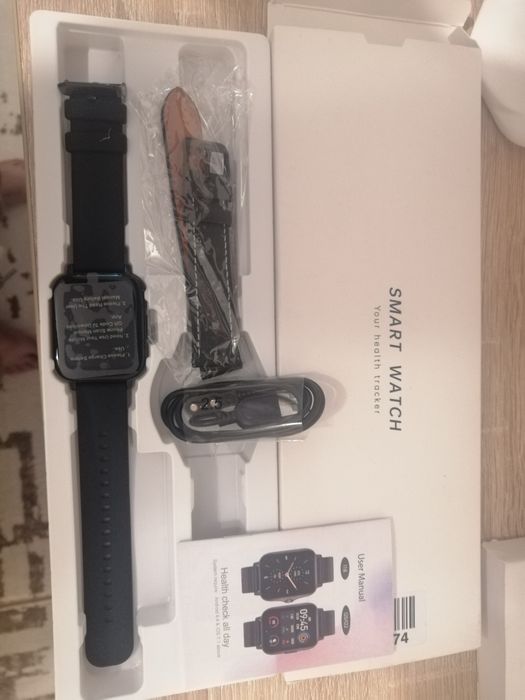 Vand brățări și ceasuri inteligente diverse modele