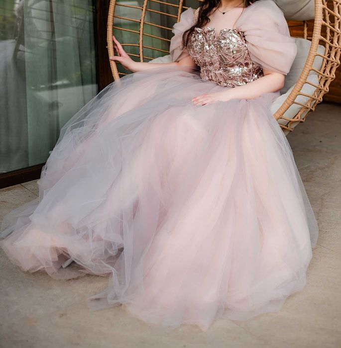 Rochie de bal roz pudră