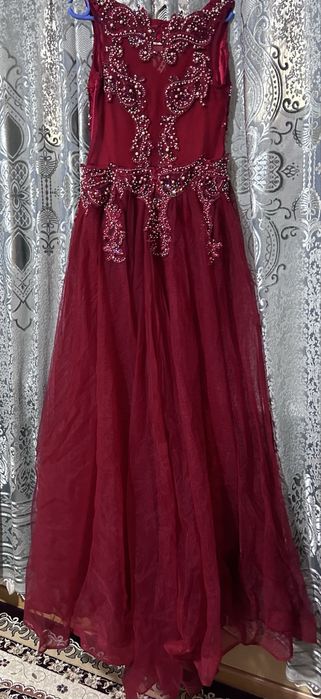 Вечернее платье