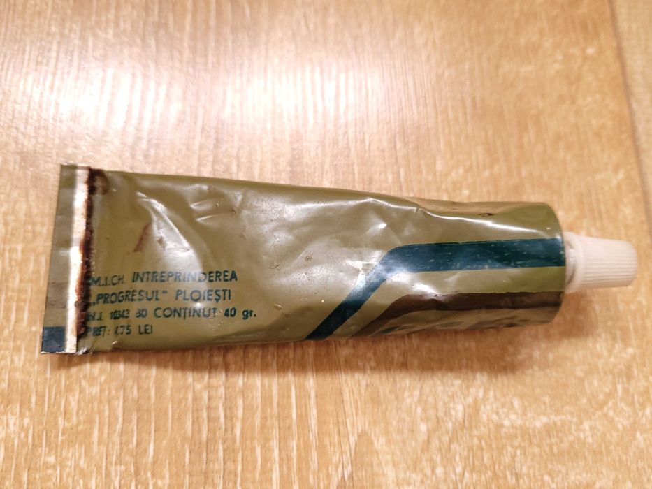 Set crema de ghete neagra/maro din anii 1980