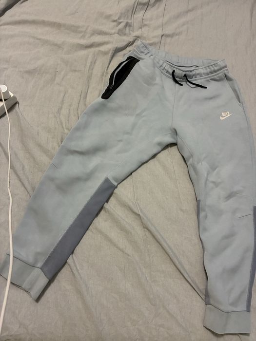 СветлосинNike Tech Fleece