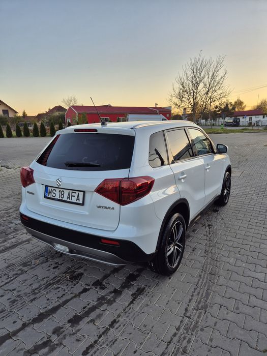 Suzuki Vitara Passion Cool White Pearl Metallic