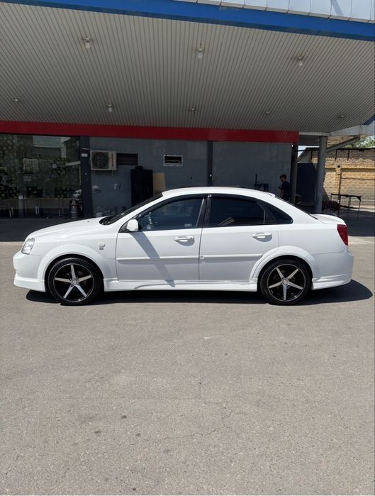 Продам chevrolet lacetti 1.8