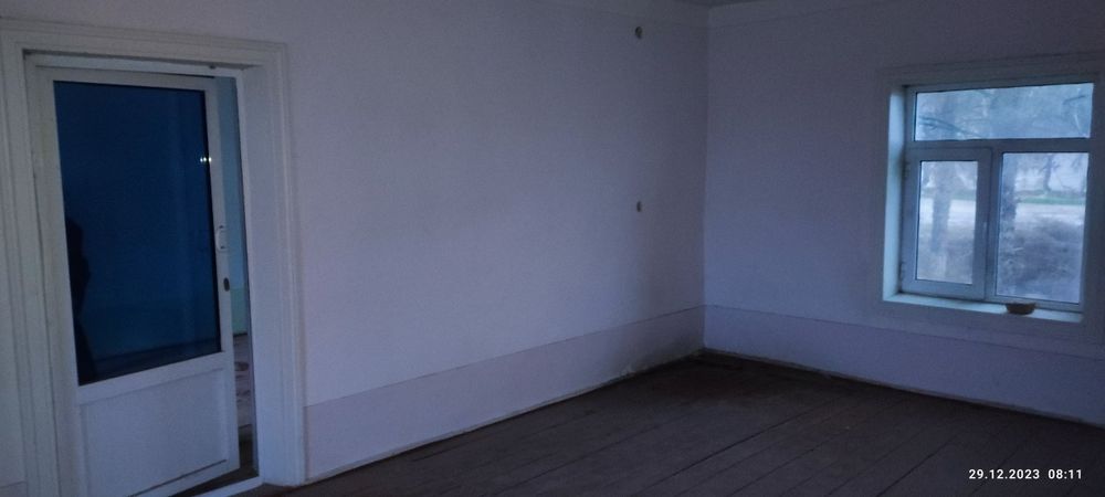 Нефт ва бошка улгуржи савдолар учун темир йуллик база сотаман срочно