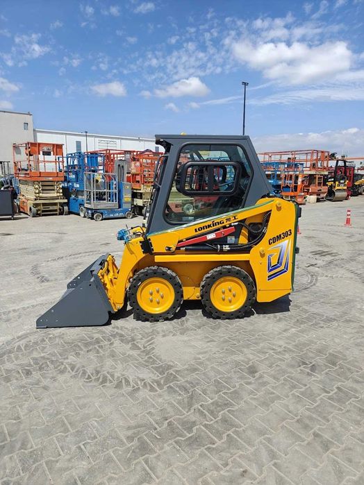 Мини челни товарачи Lonking CDM 303