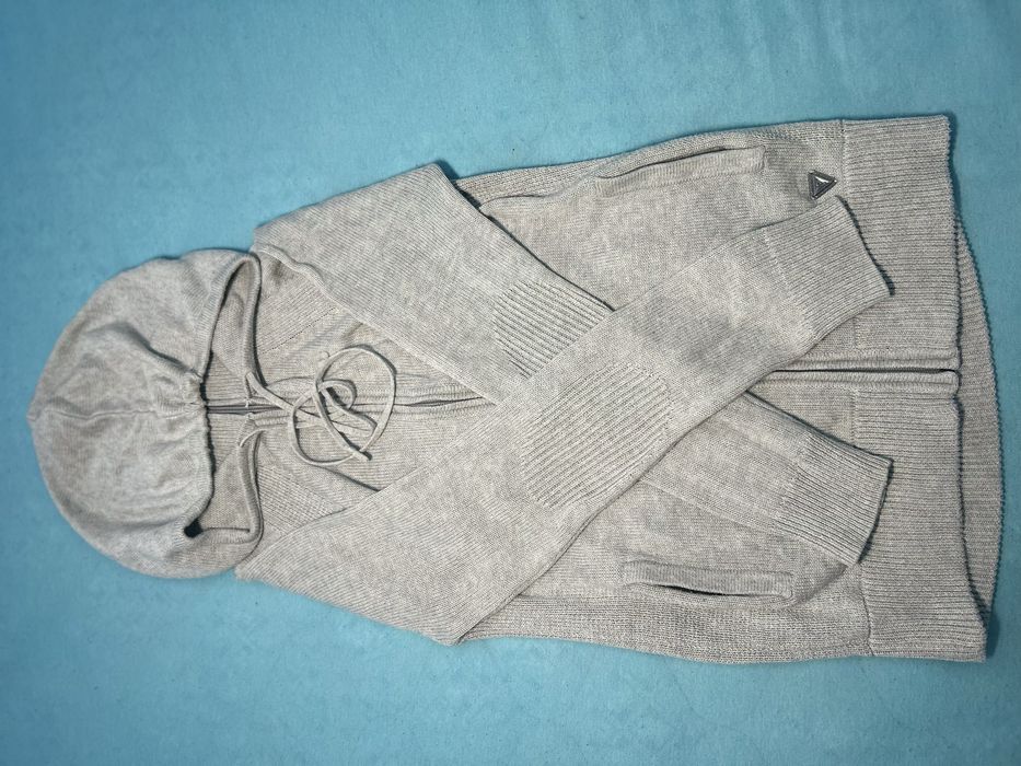 Hanorac gri cu fermoar și glugă Guess original