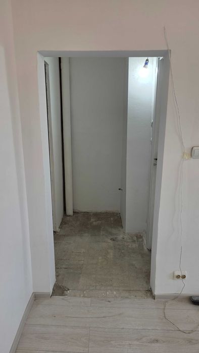Proprietar, Garsonieră de vânzare, etaj 2 – B-du Dimbovita