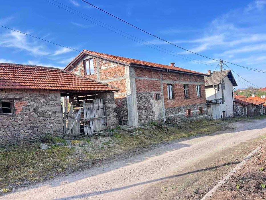 Продавам къща с. Ябълково