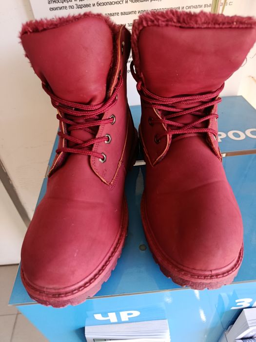 Нови зимни кожени обувки номер 42