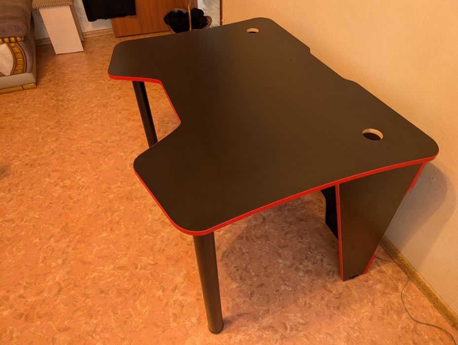 Компьютерный  стол