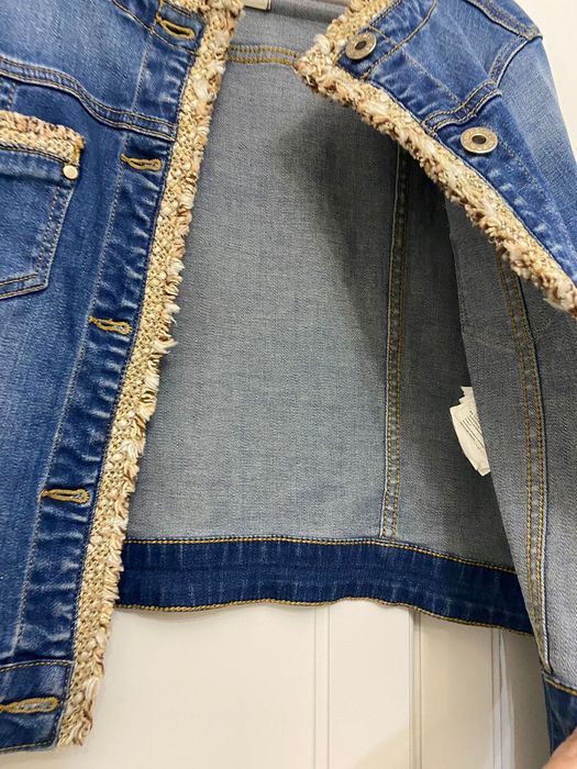 Продам стильную джинсовую куртку