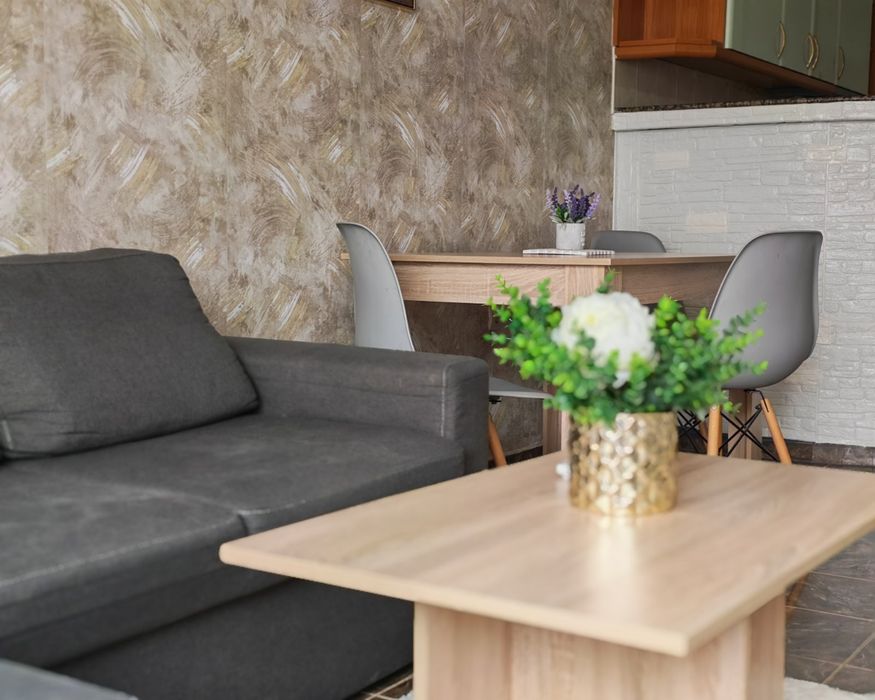 Продава се Тристаен апартамент в Стара Загора, Център - 70 кв.м за 1429 €/кв.м - Снимка #1