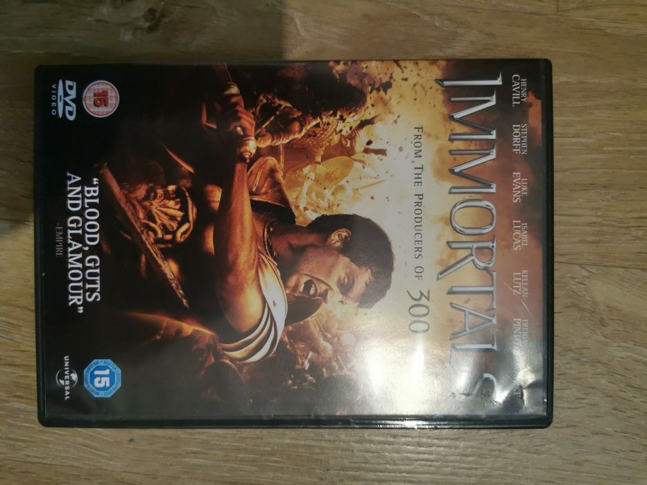 Vând cd-uri originale cu filme bune