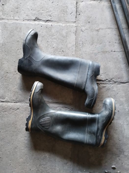 Продам сапоги резиновые