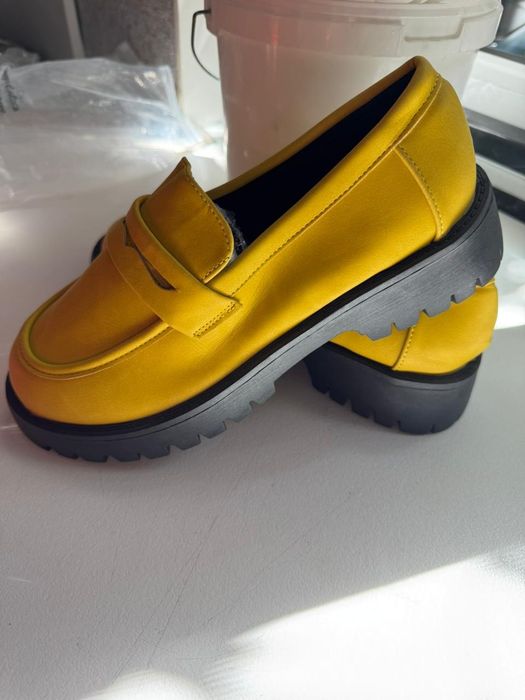 Продаю обувь новая